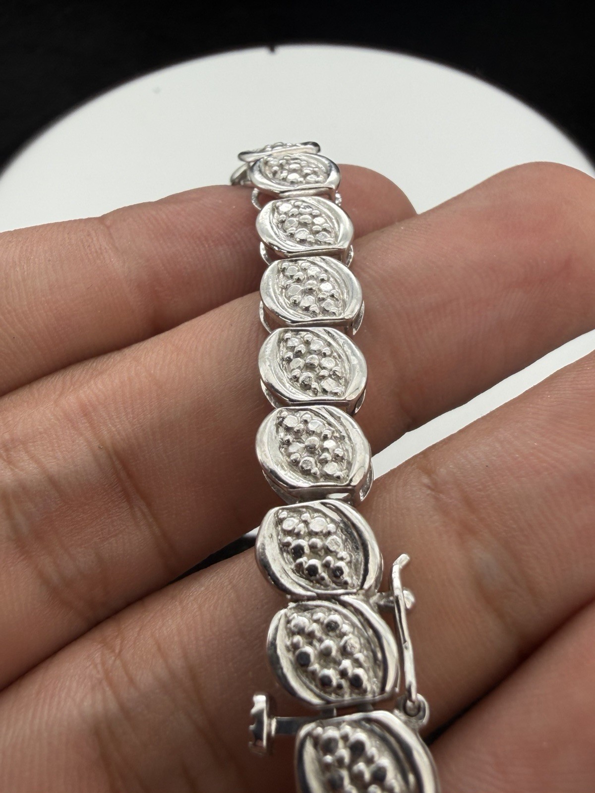 Sterling Silver Natural Diamond And Illusion Cluster Setting 7.5 Inch Bracelet