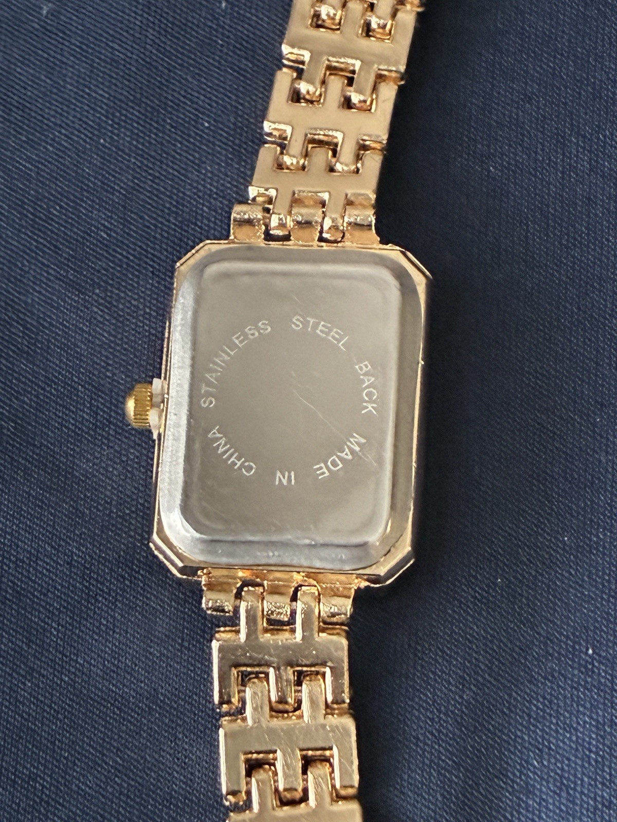 HONGRUI Quartz Women’s Gold Tone Rectangle Analog Watch Bracelet