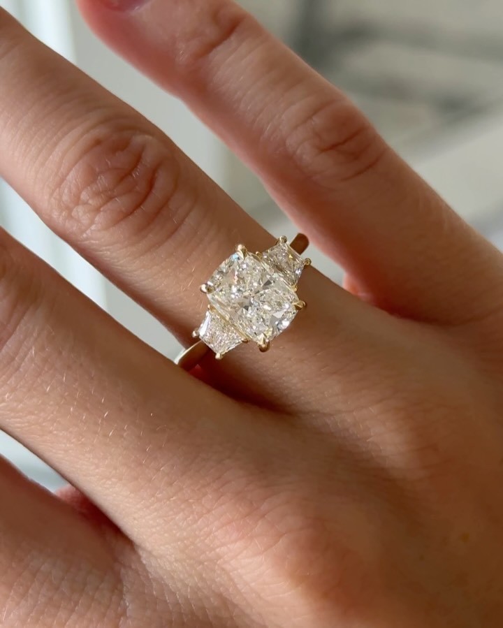 4.99 Ct Radiant Cut Lab Grown Diamond Fine Engagement Ring Solid 14K Yellow Gold