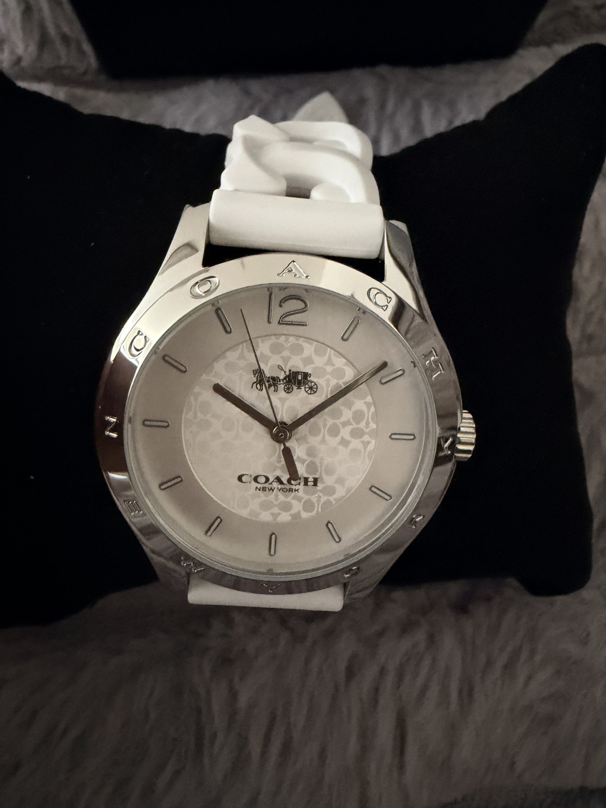 Coach Maddy Women’s Quartz Wristwatch White Silicone Band Silver Dial BNIB
