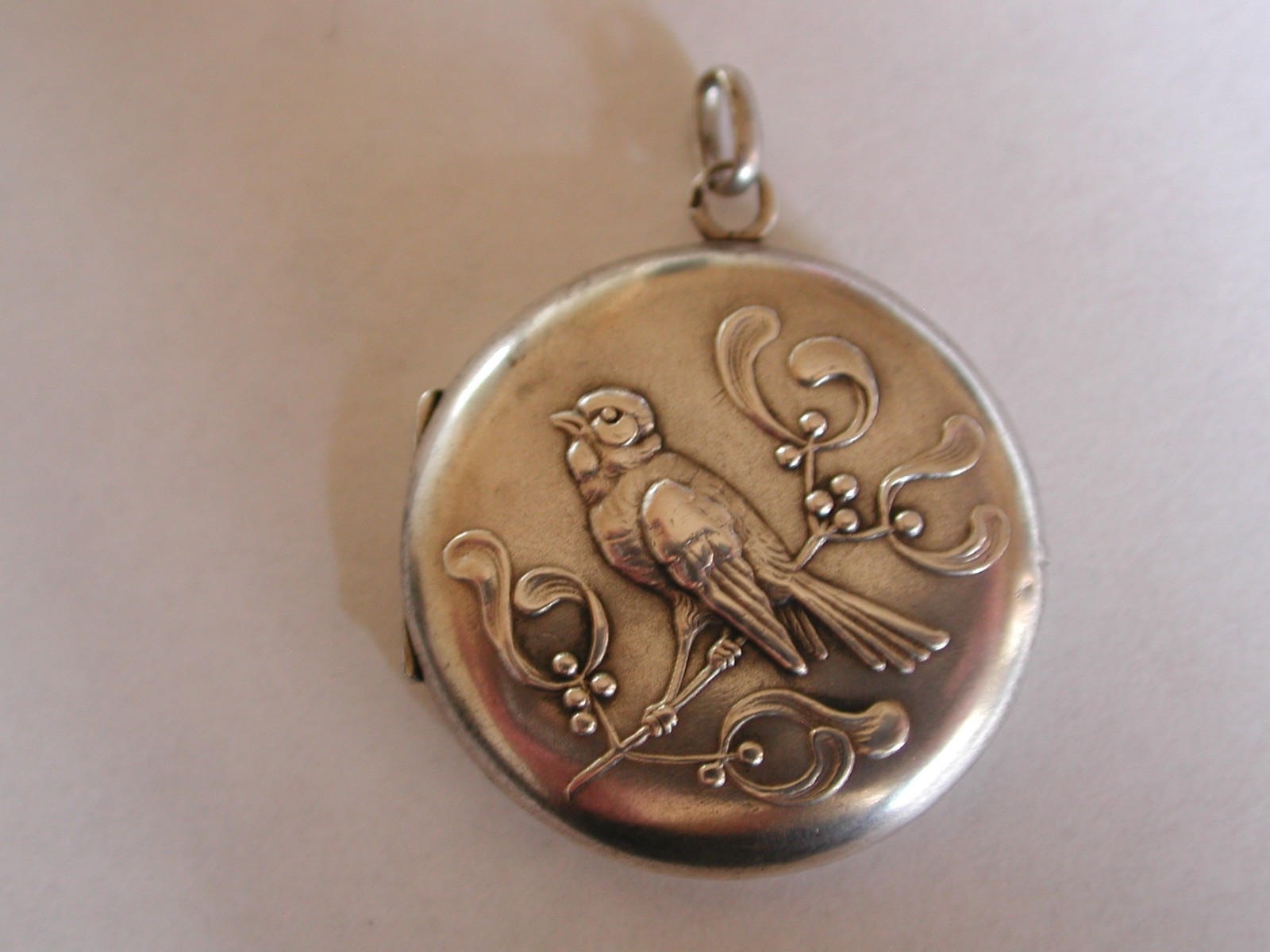 ANTIQUE ART NOUVEAU SILVER BIRD MISTLETOE LUCKY LOCKET PENDANT PHOTO CHARM