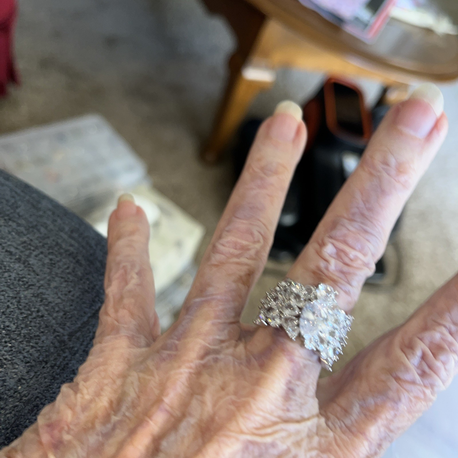Ring Sz 7. Stunning Crystal Creation