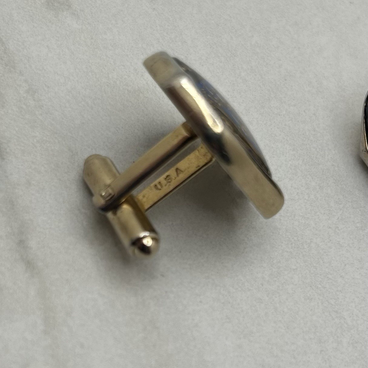 Vintage Hickok USA Gold Tone Coat Of Arms Cufflinks