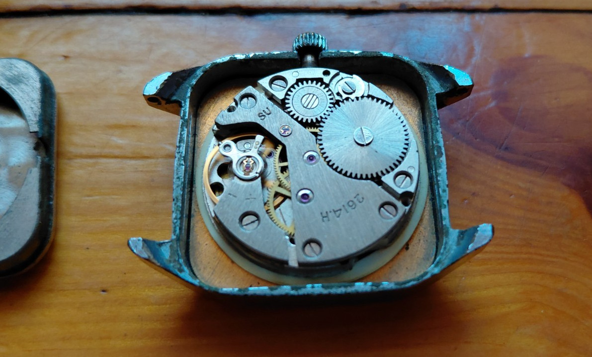 Vintage Soviet watch Raketa with caliber 2614.N USSR. date indicator. 19 jewels
