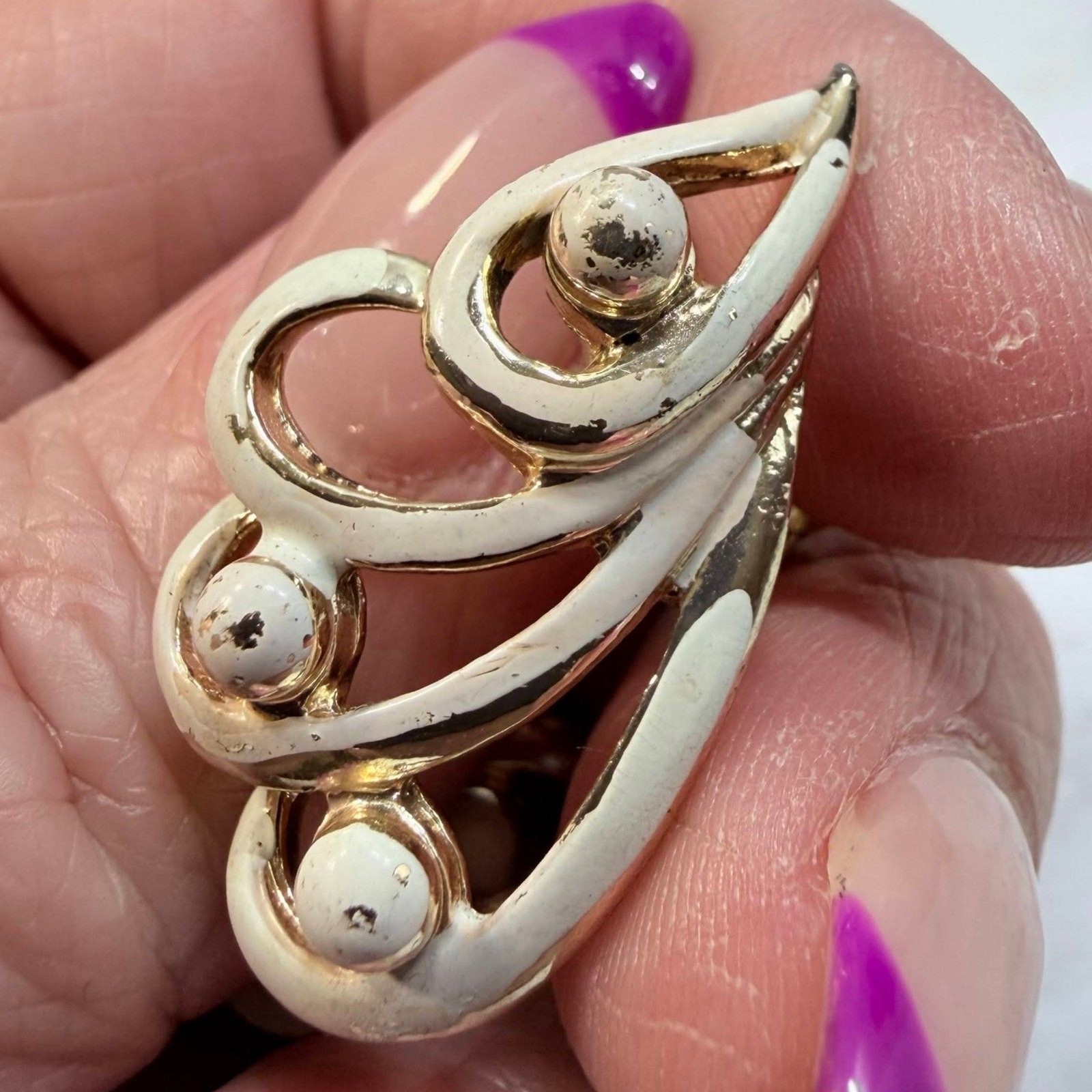 Vintage Coro Cream Enamel Gold Swirl Clip On Earrings Shabby Chic Distressed