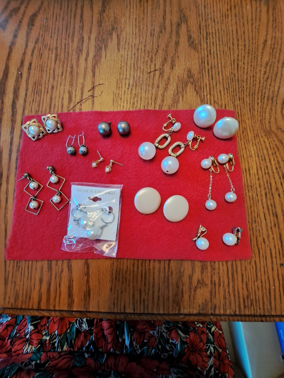 Earrings Vintage Pearl Design Several Styles a Lot of 11 Pair
