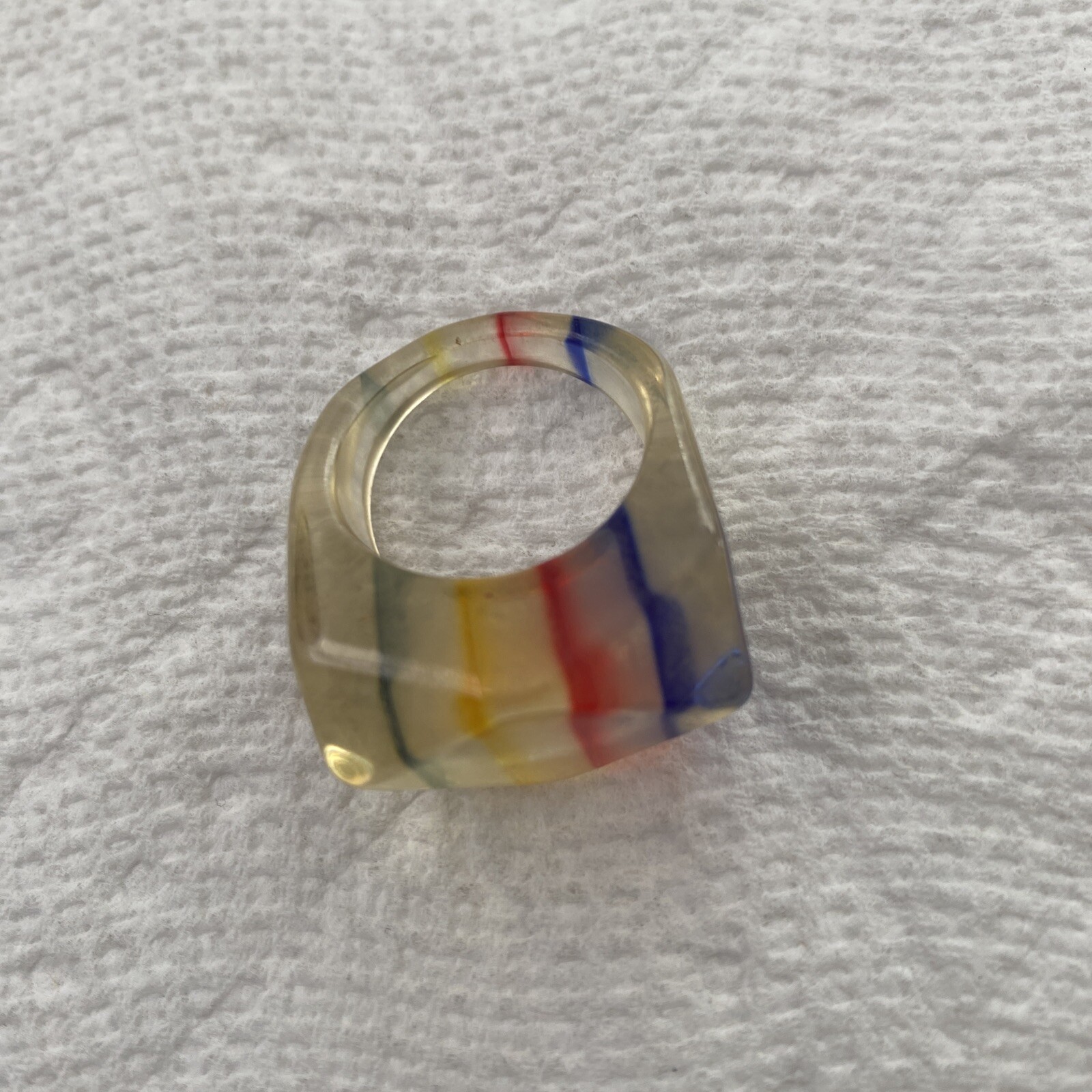 VINTAGE TRANSLUSENT LUCITE Bevel RING RAINBOW STRIPES SIZE 7