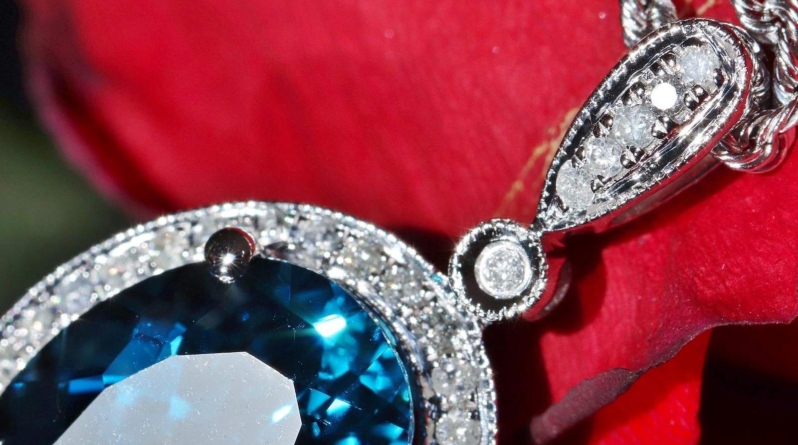 14k white gold pendant 11.50c London blue topaz diamond halo charm vintage 5.85g