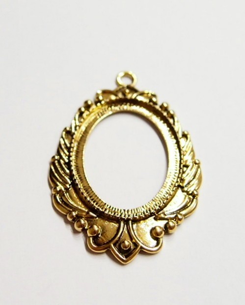 4 of 40x30mm Antique Gold Victorian Deco Beaded Laurel Wreath Pendant Settings