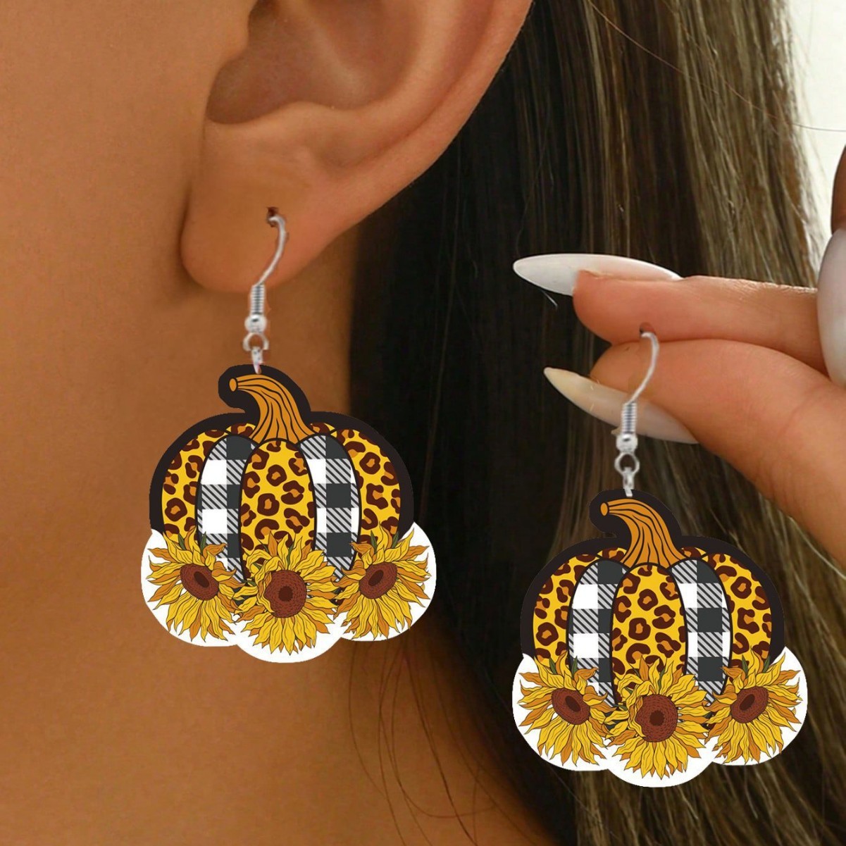 1 Pair of Women’s Vintage PU Leather Pumpkin and Sunflower Thanksgiving Earrings