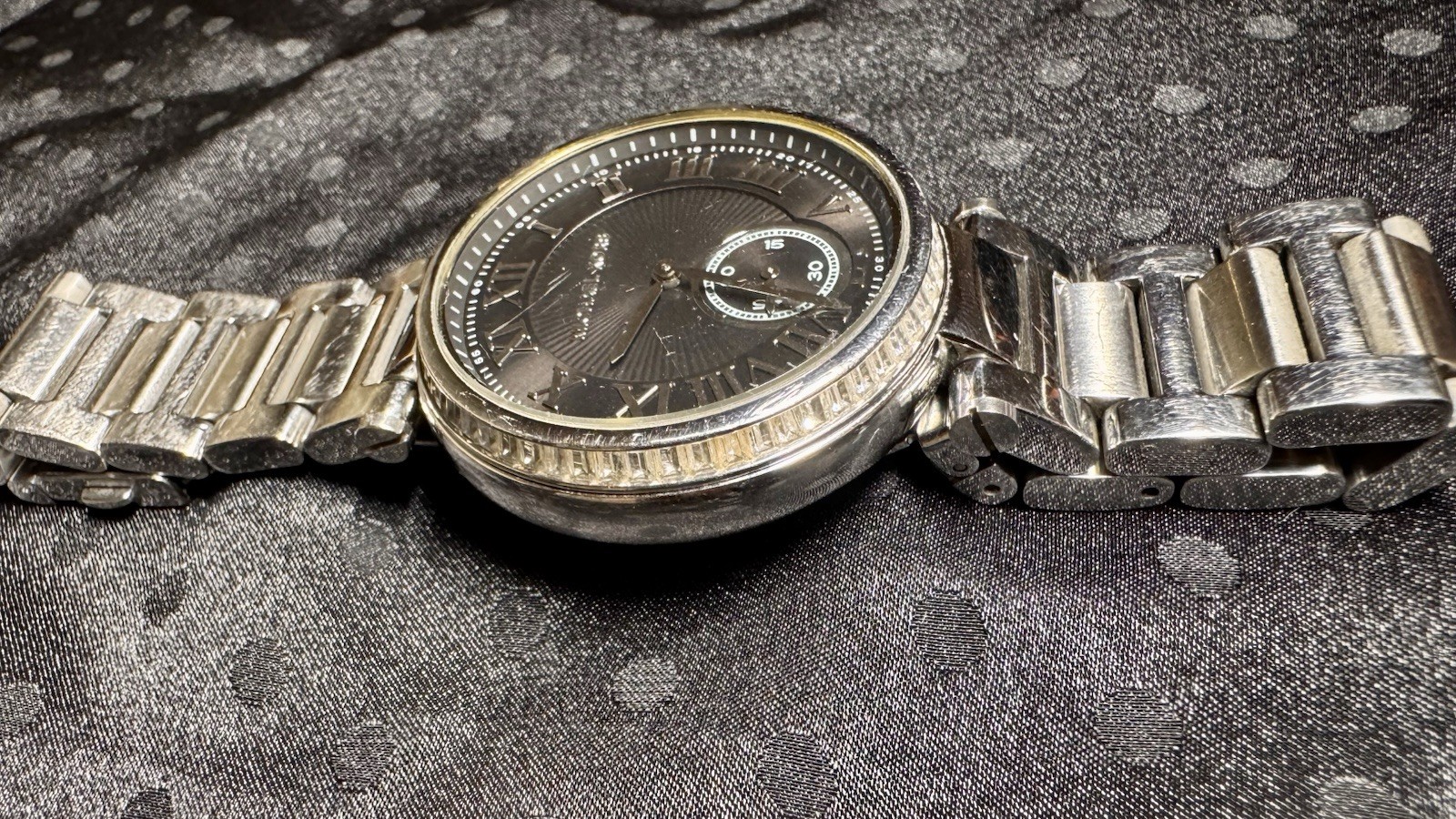 Michael Kors MK6053 Women’s Silver Watch Black Dial Crystal Bezel Needs Battery