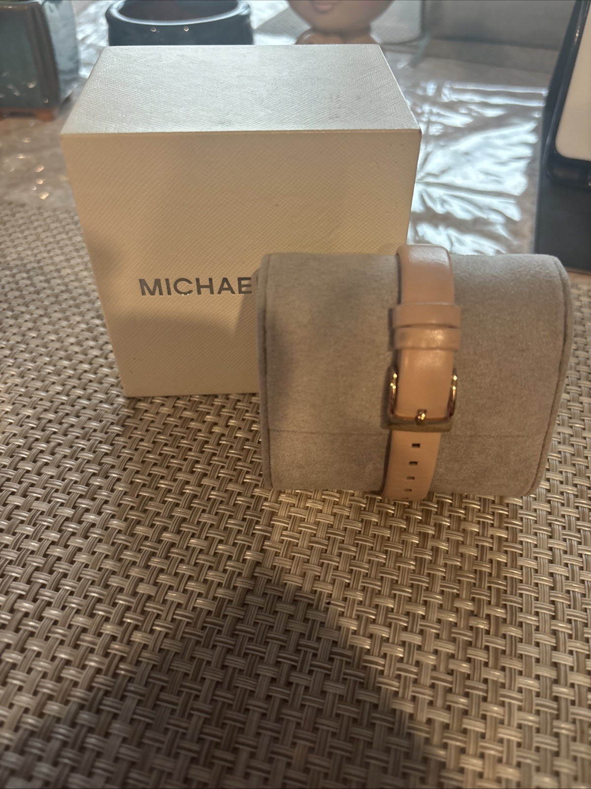 Michael Kors Ladies Watch Pyper (Model MK2803) Needs A Battery