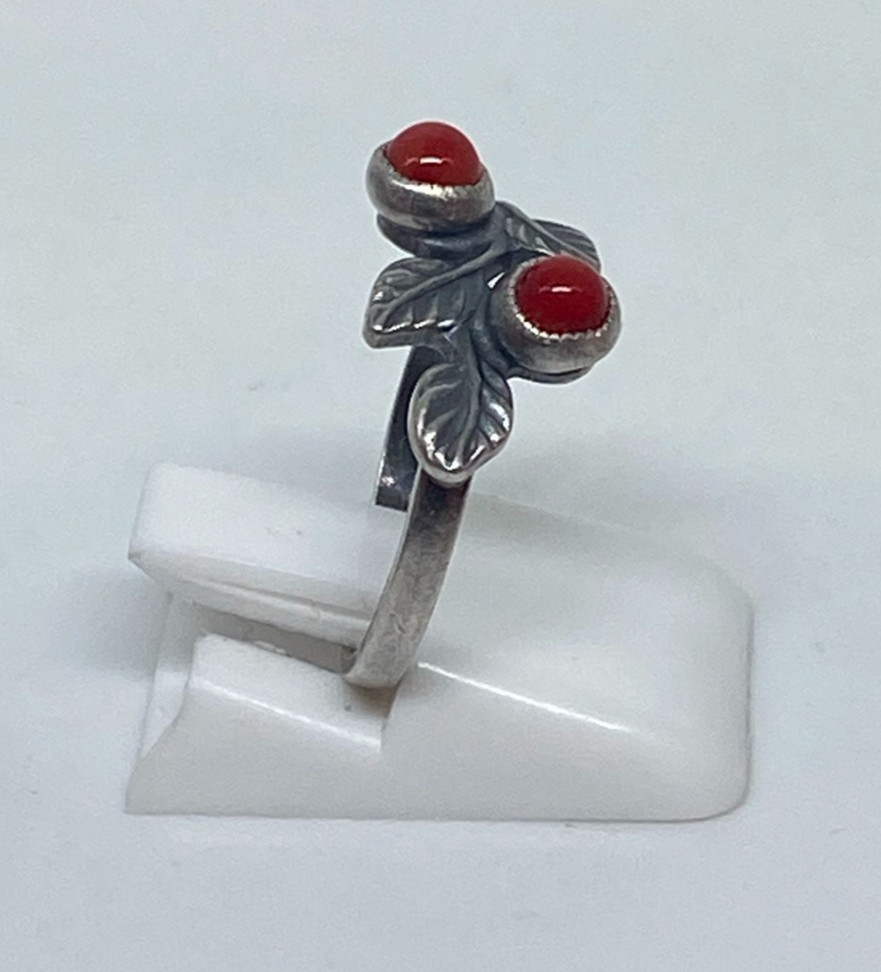 Vintage USSR cupronickel ring. Size 7 . Weight 1.95 g. Women’s jewelry.