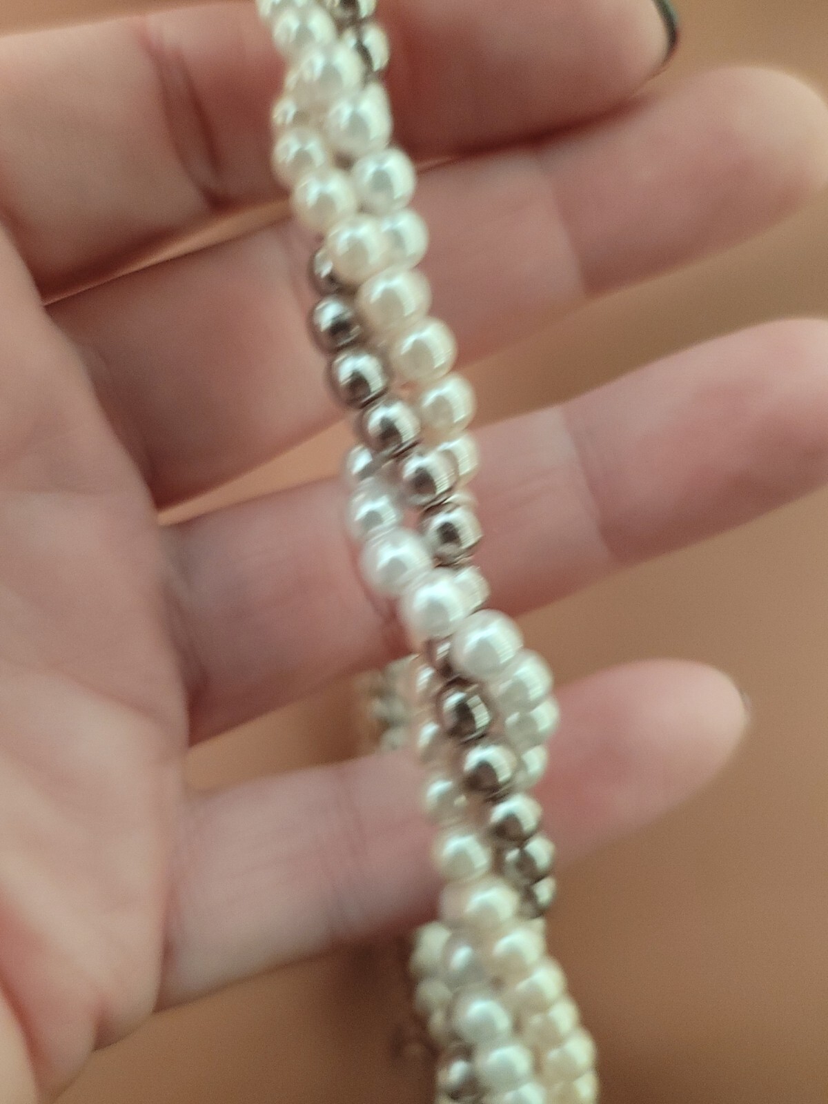 Retro Twisted Faux Pearl Bead Choker Necklace White Cream Beige Vintage AVON HS