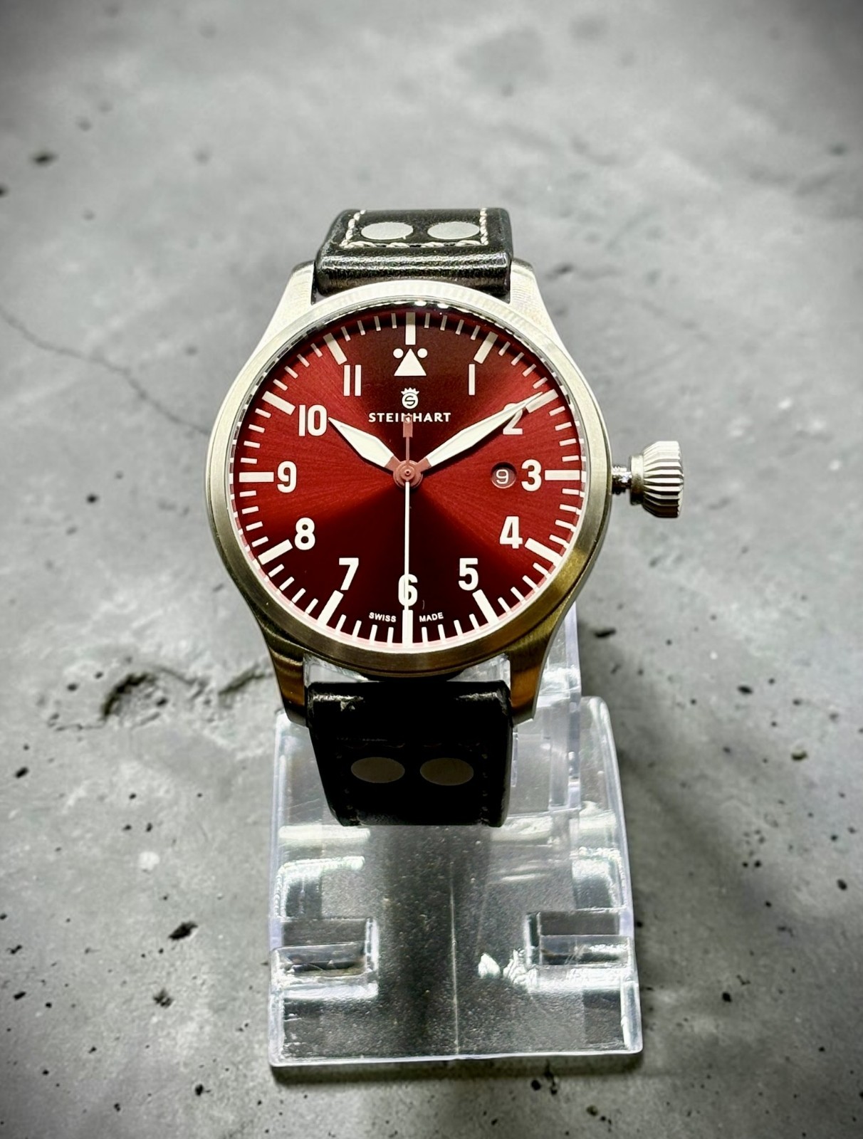 STEINHART NAV. B-UHR • 44MM Date RED Dial • SW 200-1 Elabore Automatic