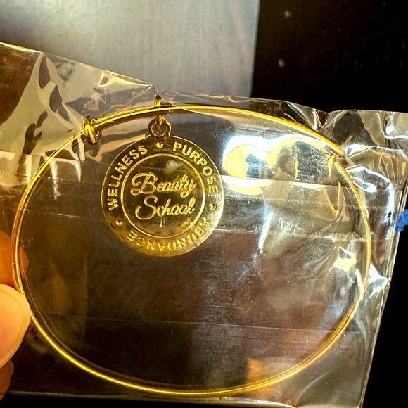 Young Living Beauty School Bracelet Gold Exclusive Attendee Jewelry
