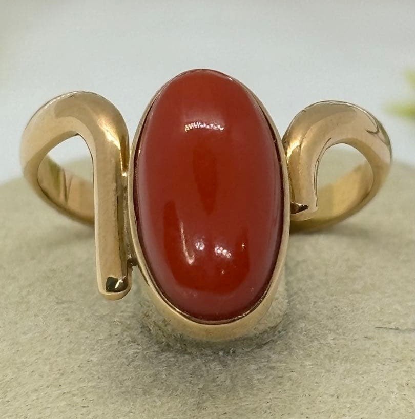18k Yellow Gold 14.6×8.4mm Natural Japanese Blood Red Coral Ring 4.03g US:8.75