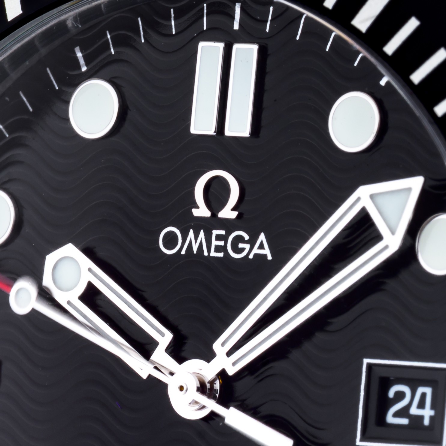 OMEGA Seamaster Pro 300 212.30.41.61.01.001 Black 41mm Quartz Men’s Watch