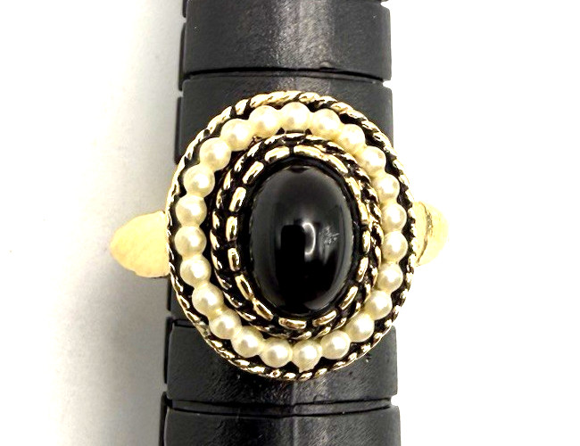 Vintage Avon Byzantine Style Faux Onyx & Pearl Gold Tone Cocktail Ring Size 4