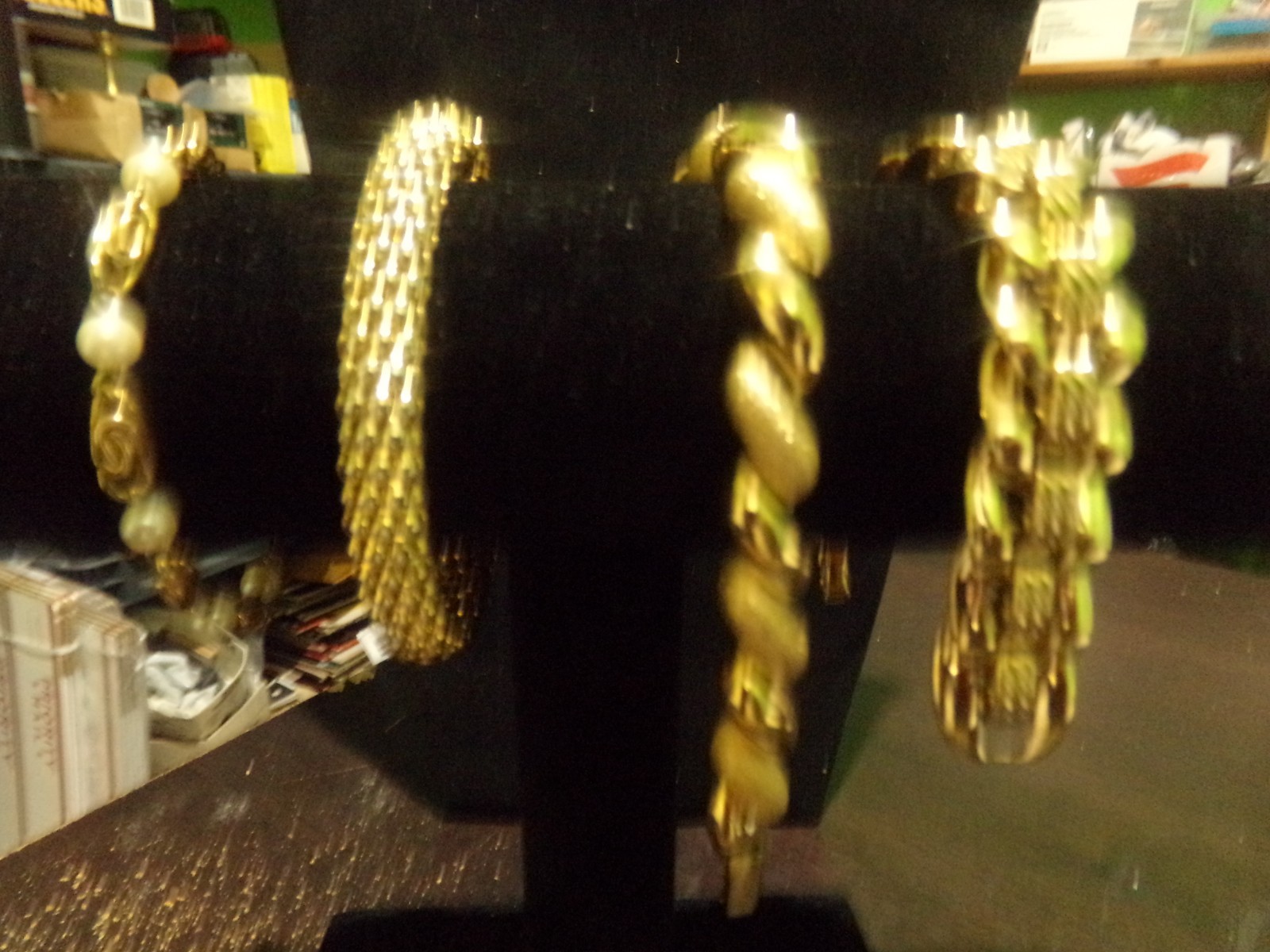 VINTAGE ESTATE FIND OF GOLD BRACELET LOT OF 4