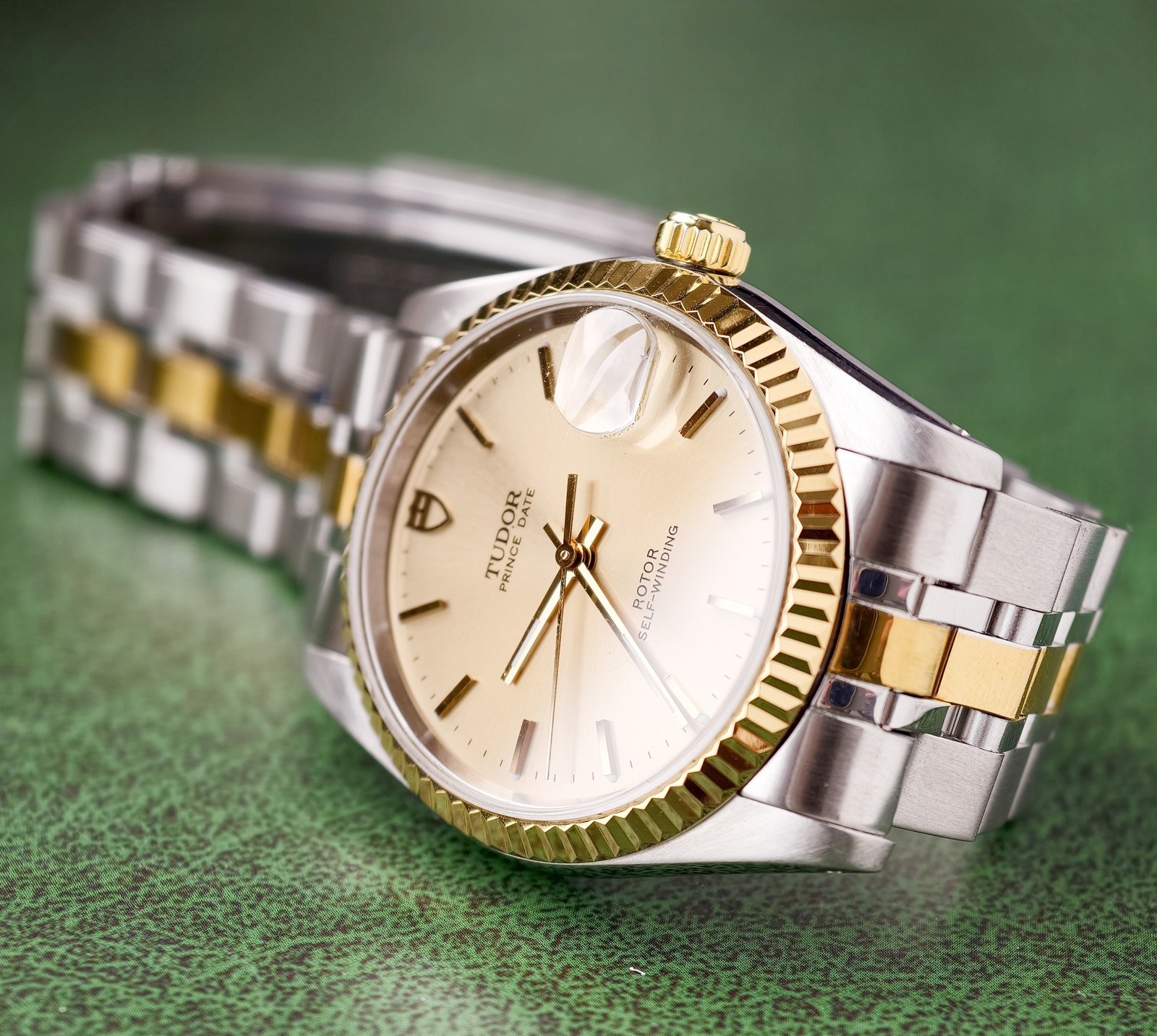 Tudor Champagne Dial Prince Date 74033 Men’sWatch Automatic 34mm Champagne Scale