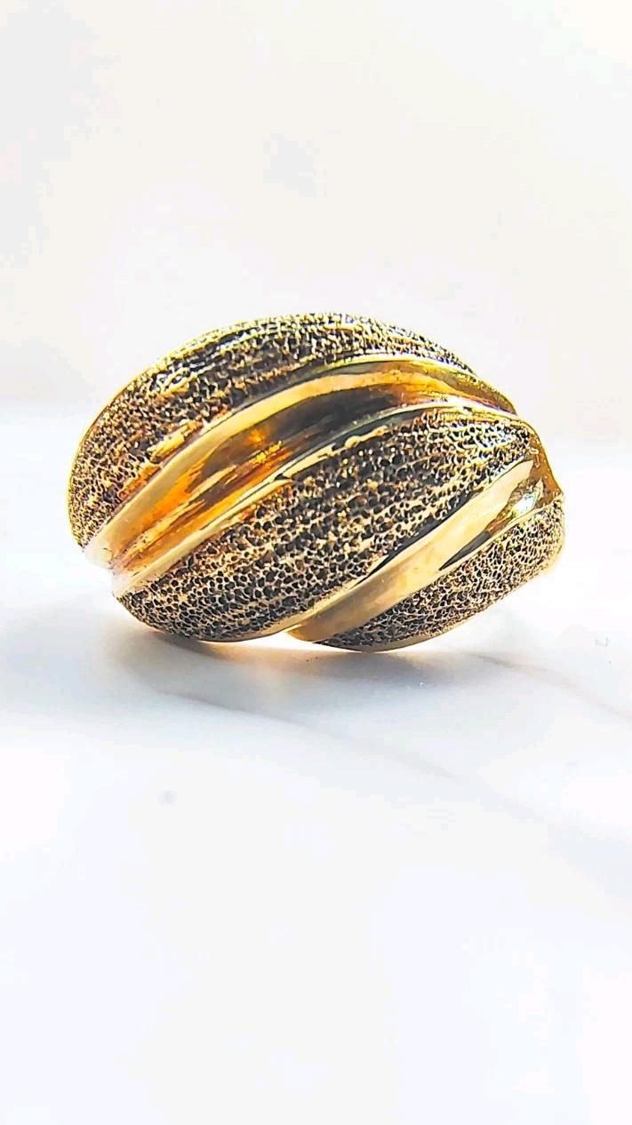 Antique 14K Yellow Gold Textured Dome Ring • Size 4.75 • 11.65mm • 4.97g