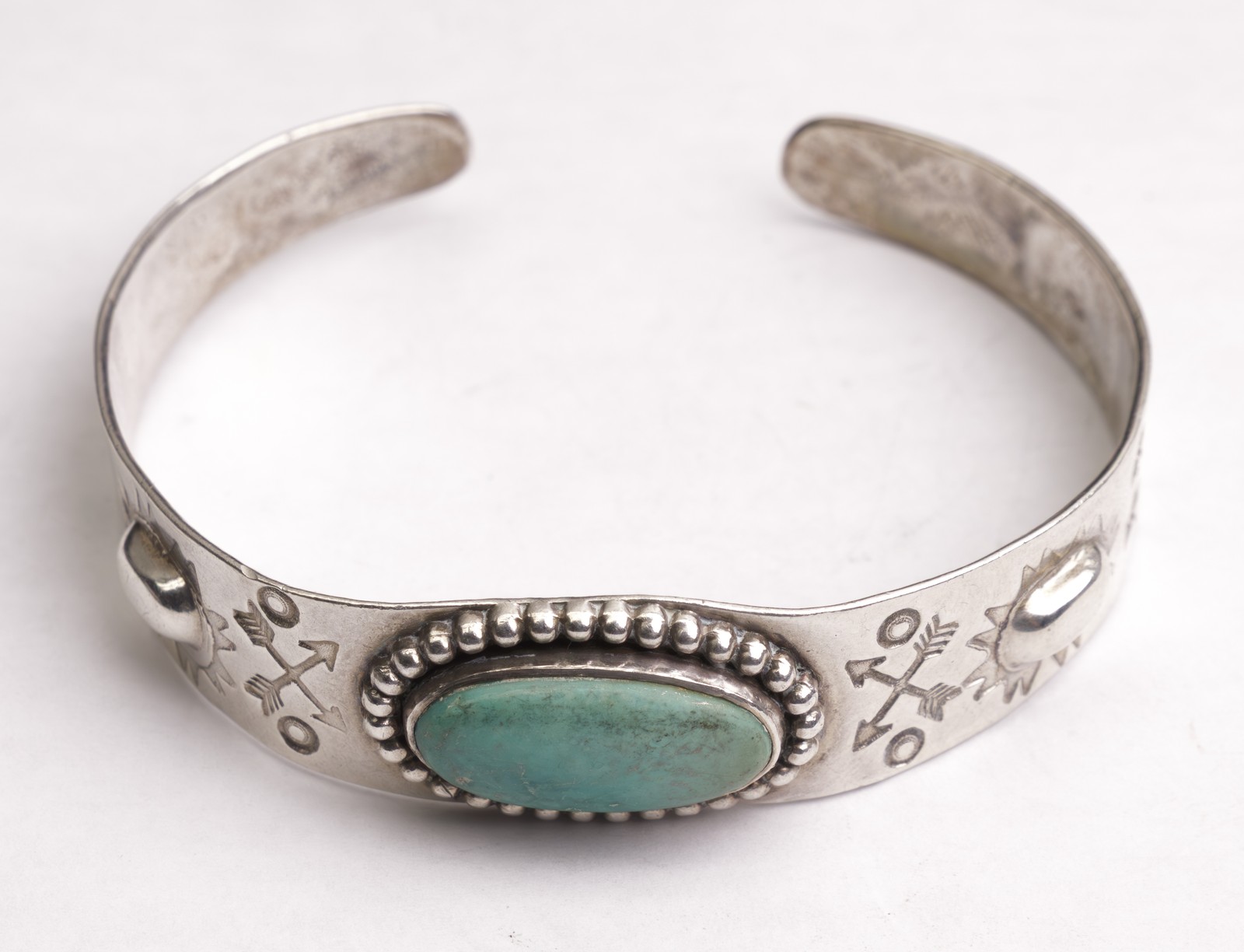 Fred Harvey Era 1940s Beaded Turquois & Arrows Sterling Silver Cuff Bracelet