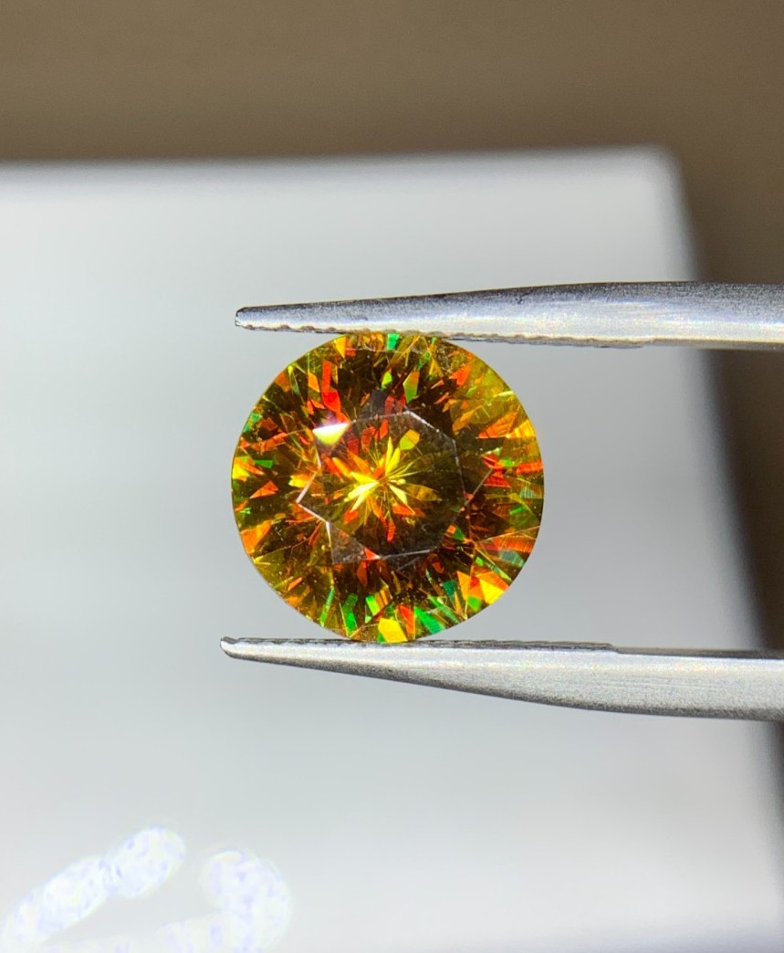 Natural 3.20 Carat Round Rare Sphene (Titanite) | Brilliant Full Fire | Eye-Catc