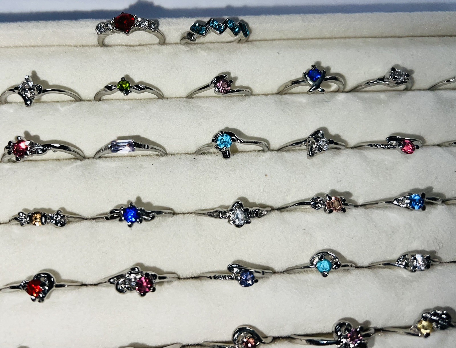 Bundle Of 50 Lovely Silver Coloured Rhinestone RINGS Single & Multiple Gem Stone