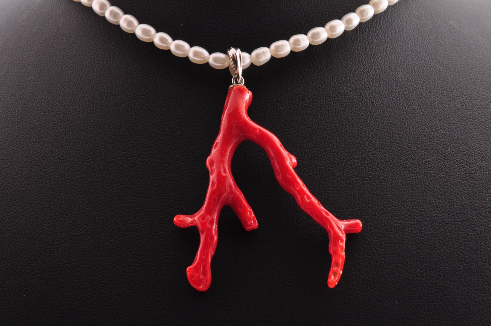 Sterling silver clasp, red coral and pearl pendant (total 54.0ct) Certification.