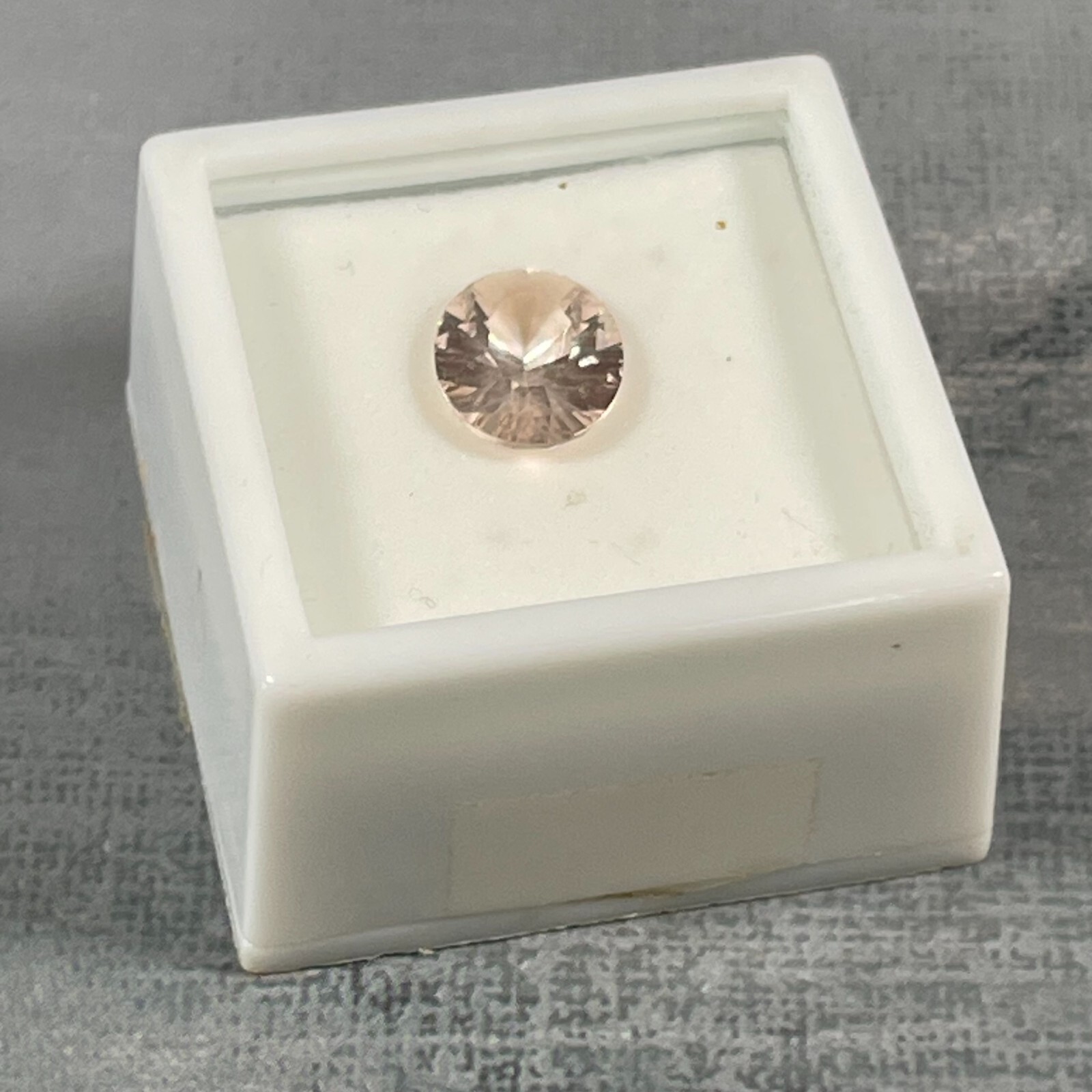 Beautiful Oval Shaped Quant Cut Morganite Gemstone Approximately 2.80CT 12X10MM