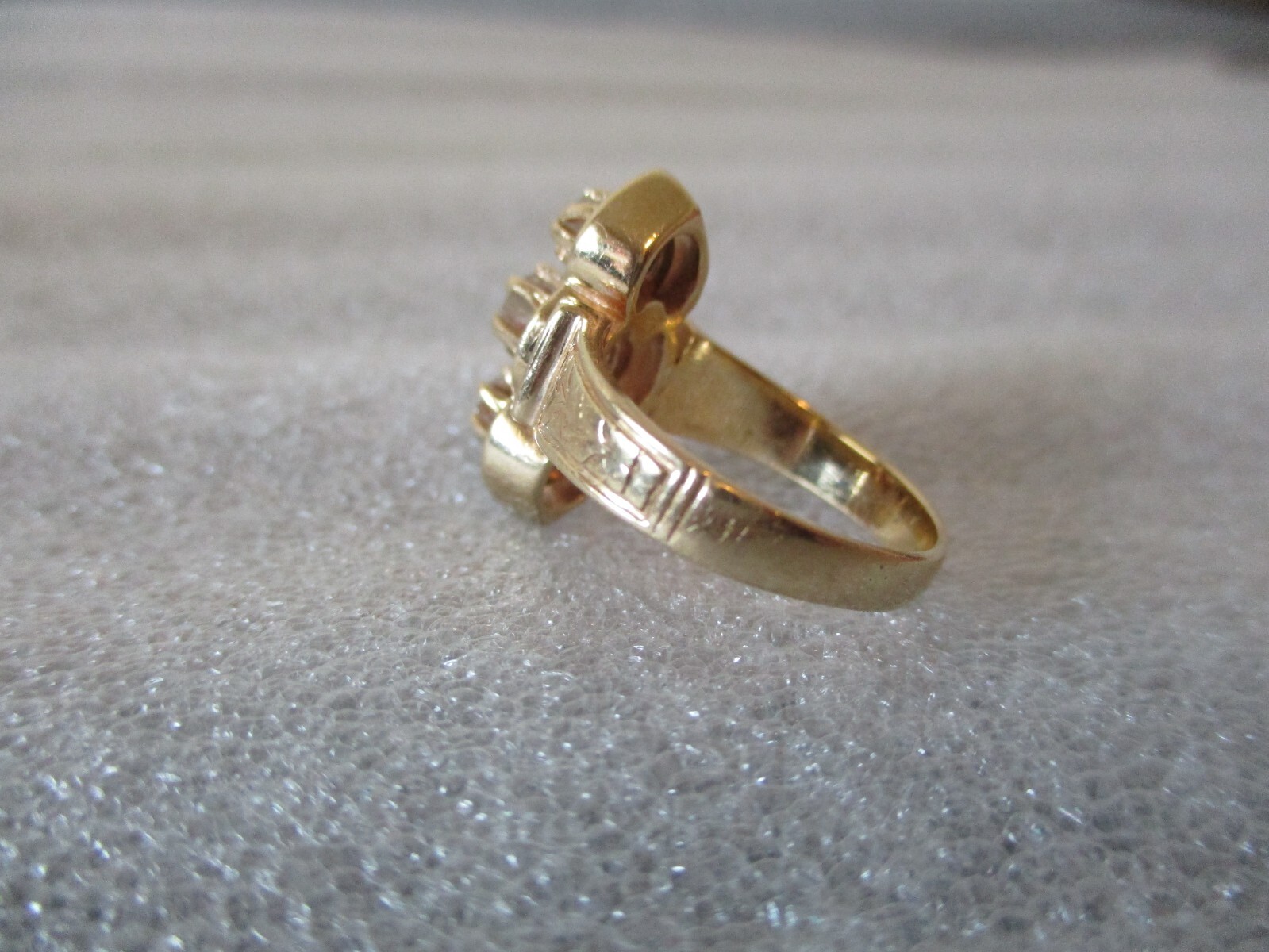 VTG 14K YELLOW GOLD (.30ct APPOX) DIAMOND RING 3 VERTICAL BUTTERCUP SZ 5.5/5.43g