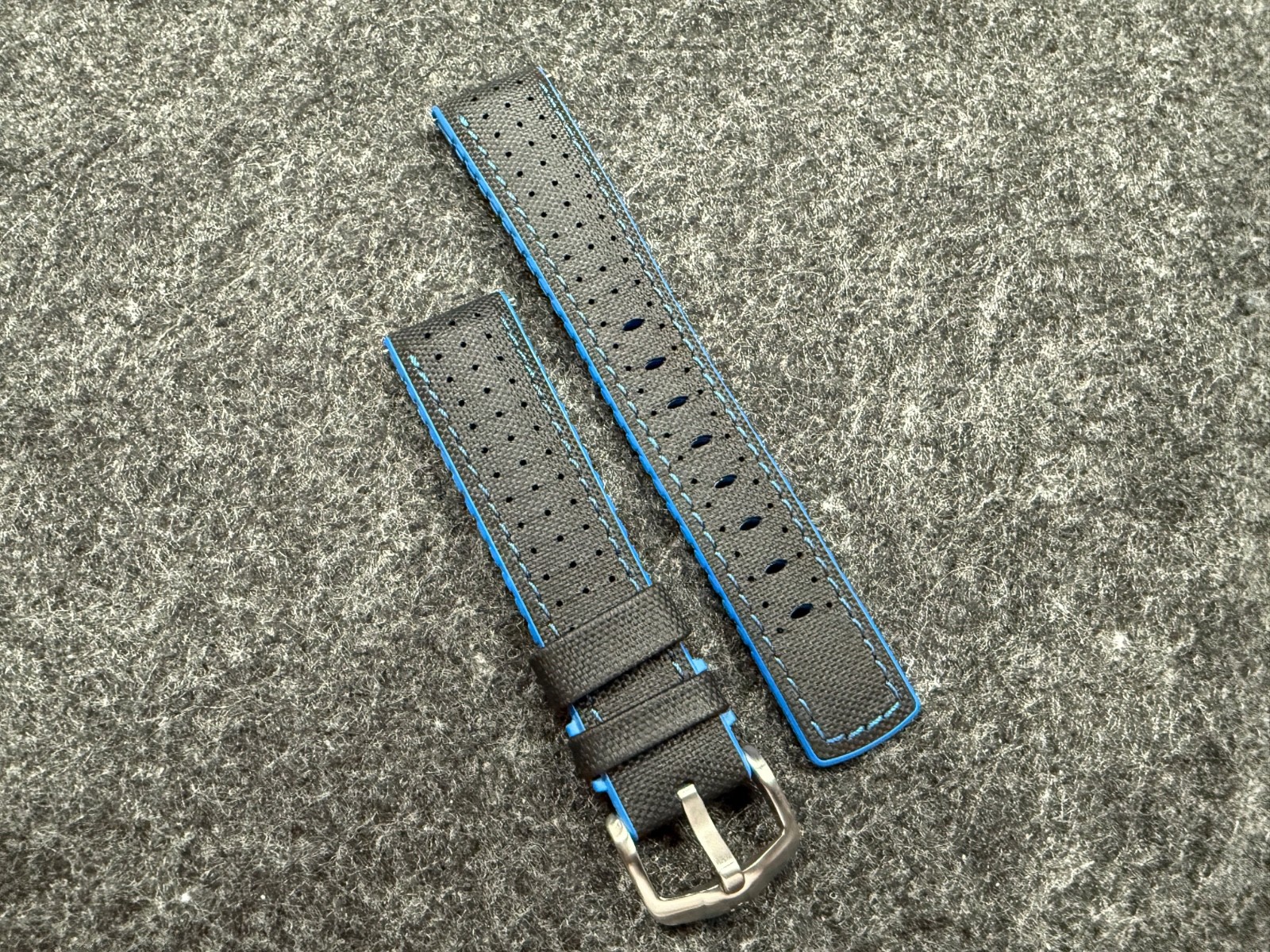 Hirsch Robby Sailcloth Effect Performance Rubber 20mm Black Blue Watch Strap