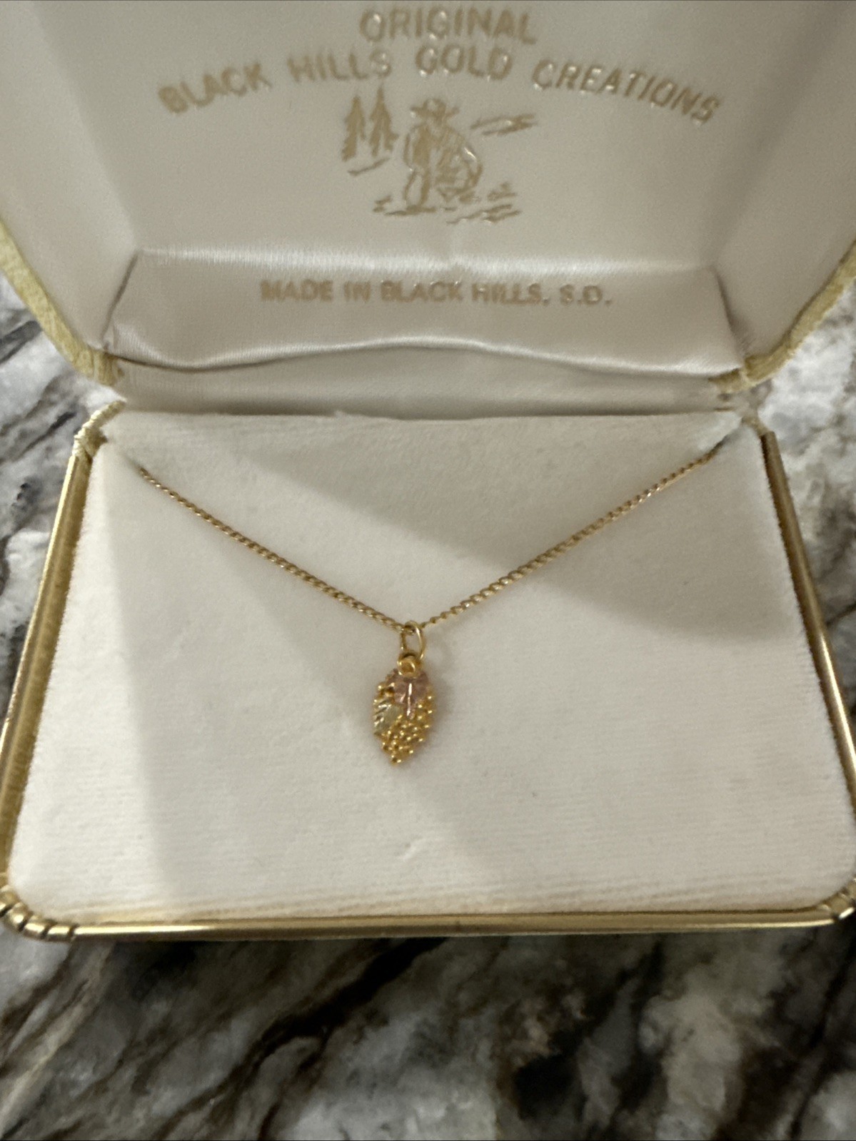 NEW Vintage 10-12K Black Hills Gold Tri-Color Necklace Landstrom’s W/Orig. Box