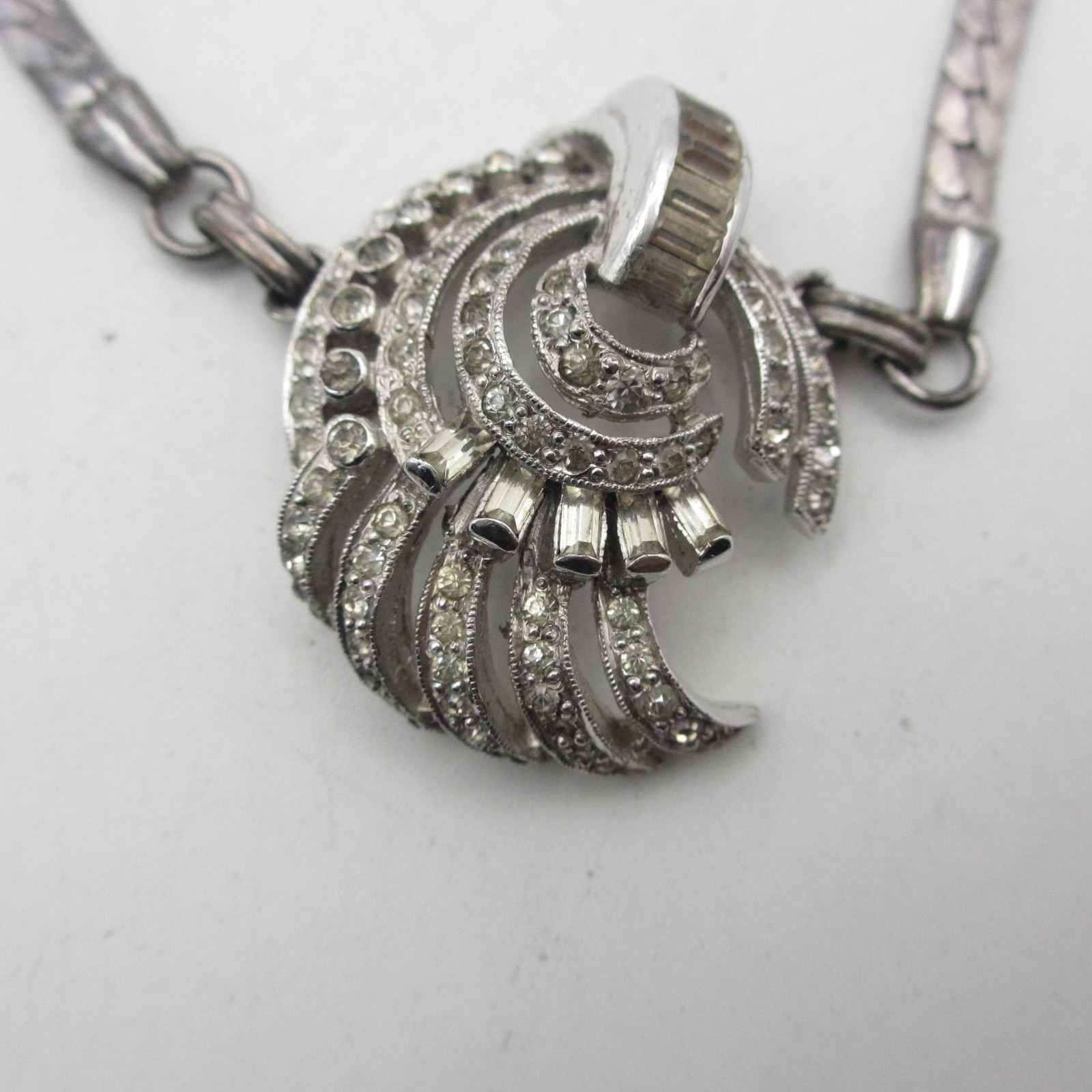 Vintage Art Deco Revival Necklace Pendant Snake Chain Spray Swirl 15 Inch