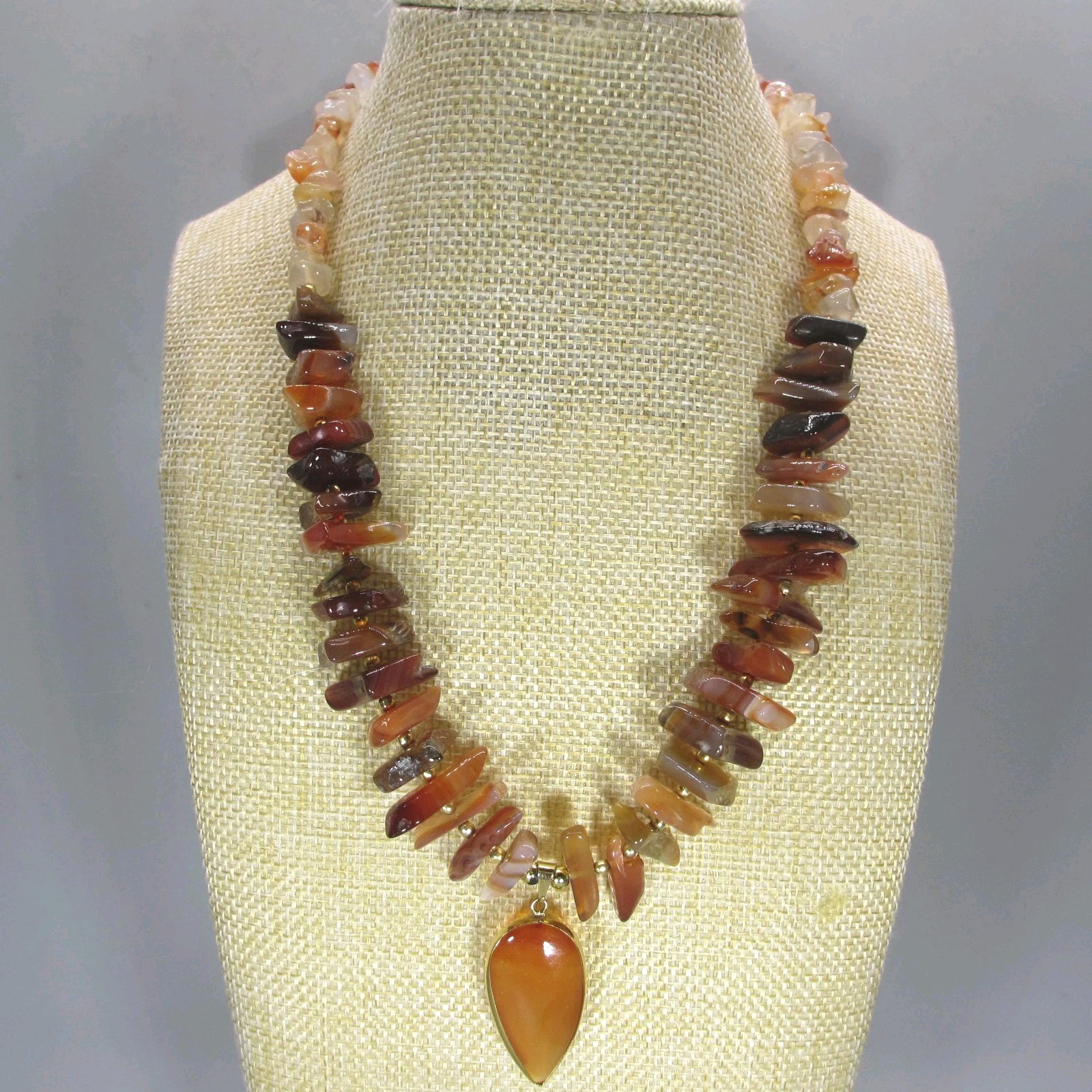 Vintage Stone Chip Necklace Pendant Orange Brown Gold Tone 17 Inch