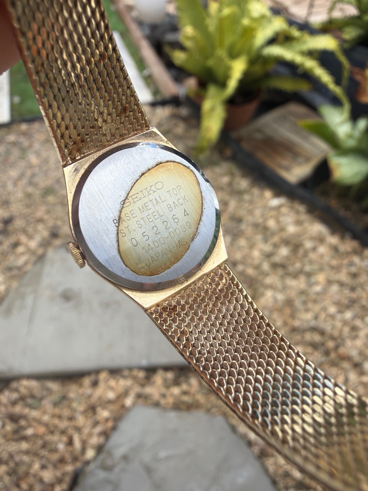 Vintage Seiko 1400-0089 Women’s Gold Tone Quartz Mesh Watch Needs Battery