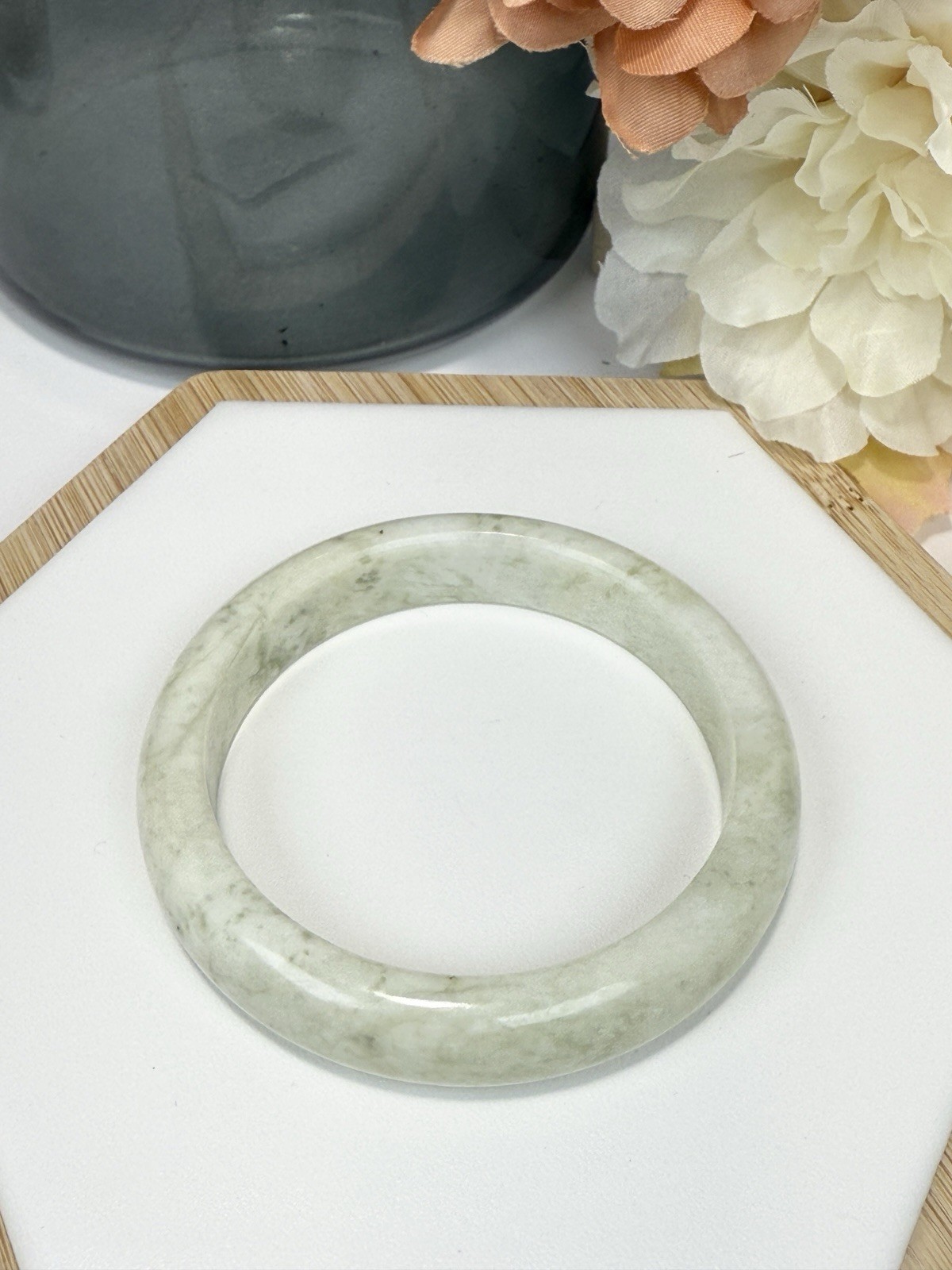 Xiu Jade Hard Bangle Size: 57MM Width: 12.4MM