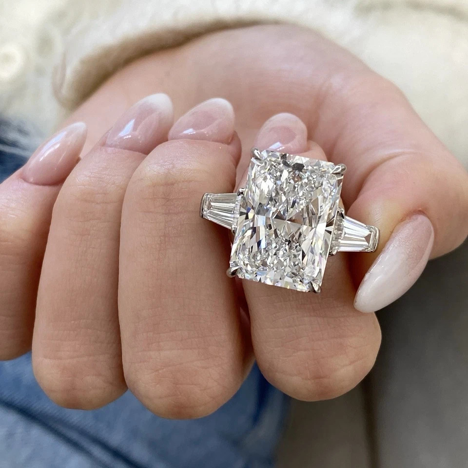 14k White Gold Lab Grown Diamond Ring Radiant Cut IGI Certified 13.9 Ct VS E F