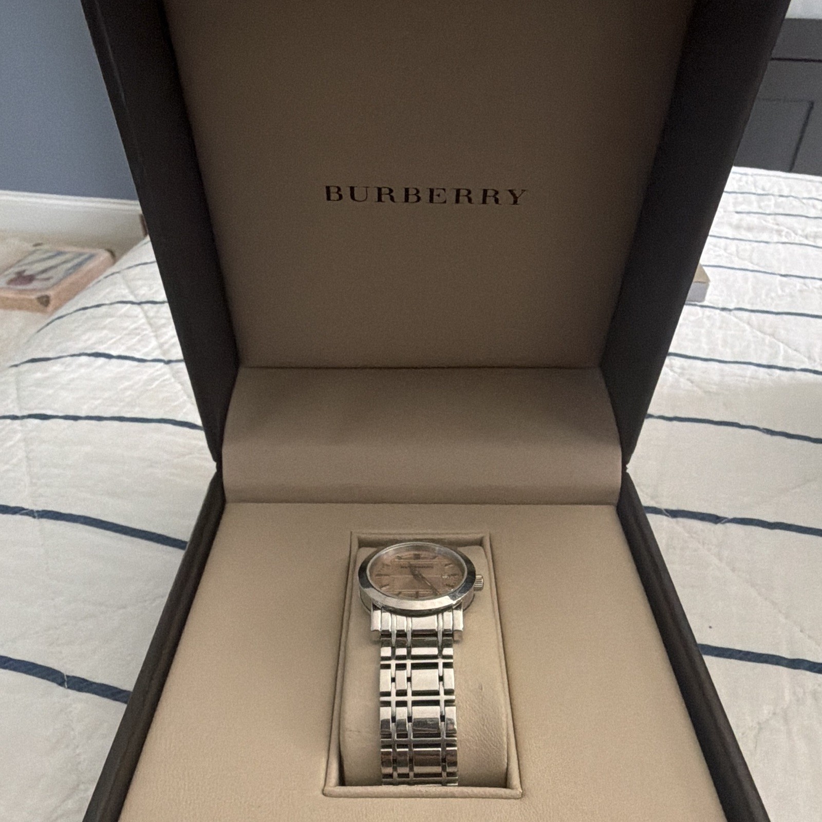 Burberry Analog Dress Watch Beige Dial Date Silver Stainless Steel Bracelet