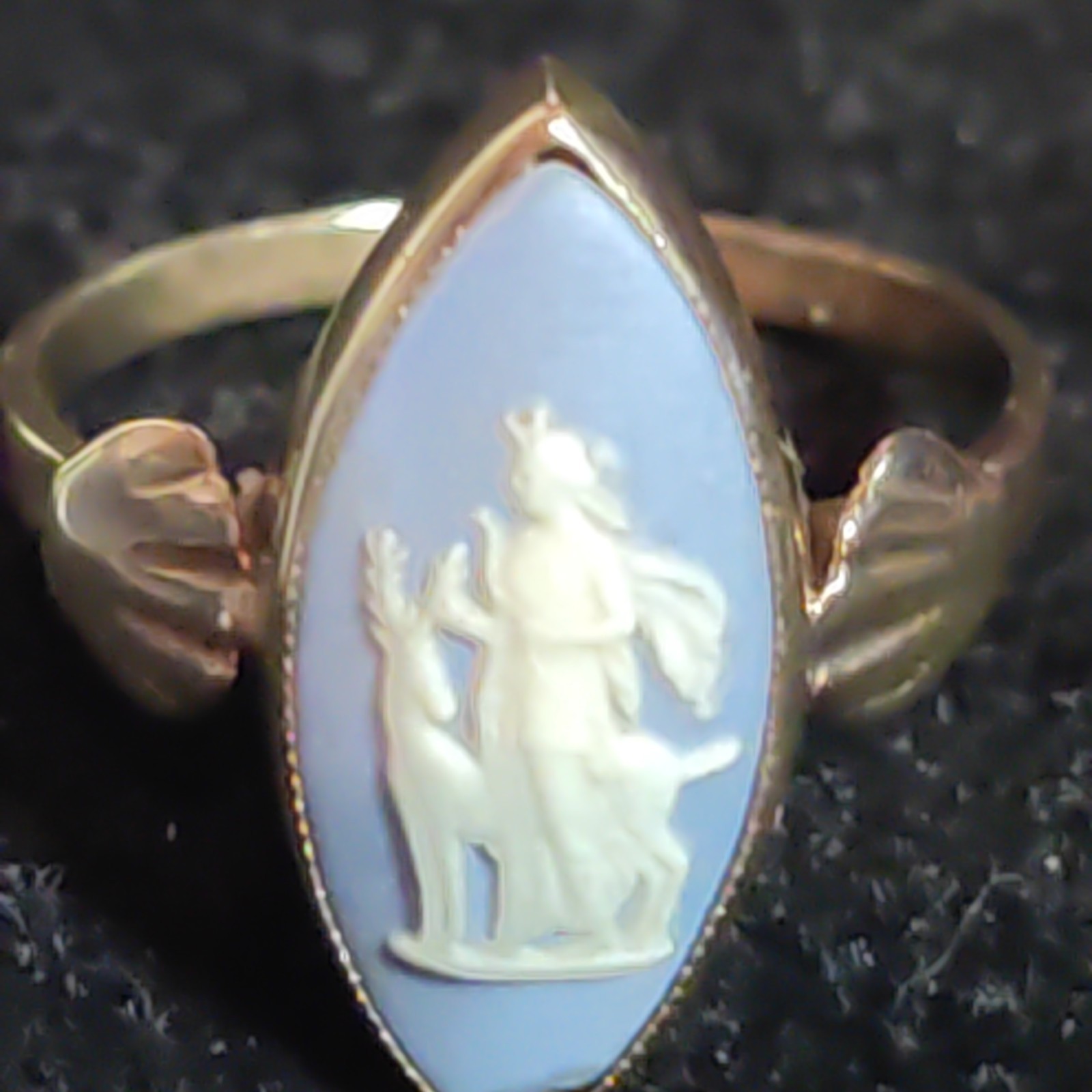 9ct Gold Ring Wedgwood Blue Jasperware size N1/2 1.97g