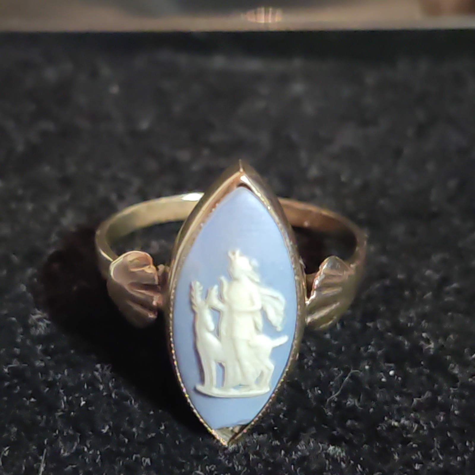 9ct Gold Ring Wedgwood Blue Jasperware size N1/2 1.97g