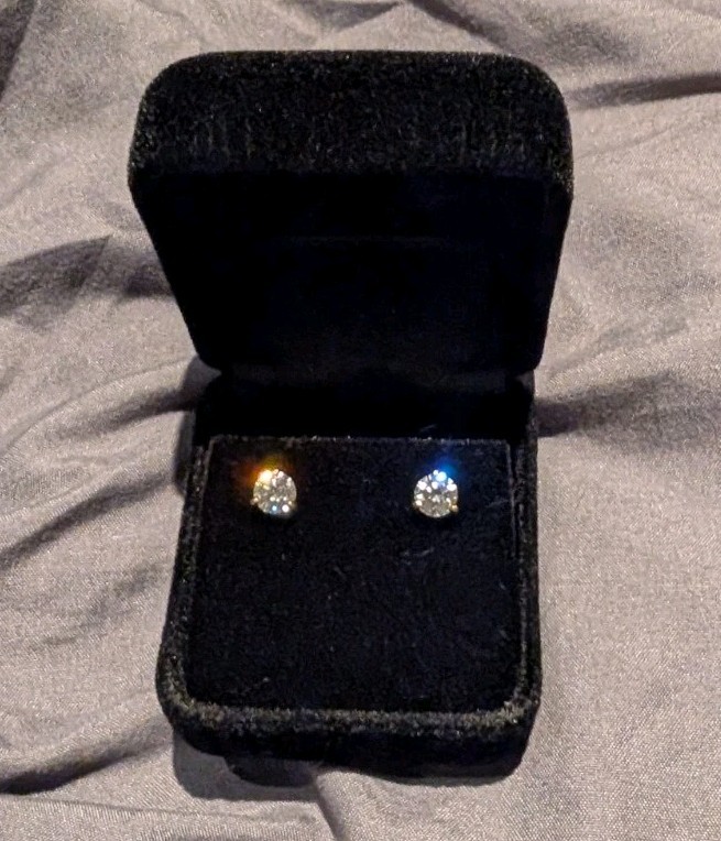 2 CT TW Lab Created Diamond 14kt White Gold Stud Earrings F+ VS+ 3 Prong