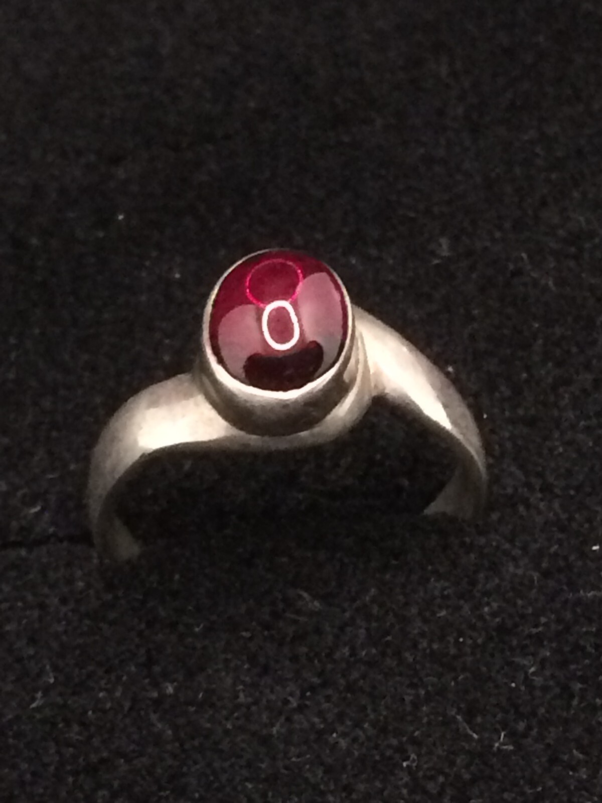 cute silver ring with garnet 925 silver hallmarked 19mm size 60 3.7g