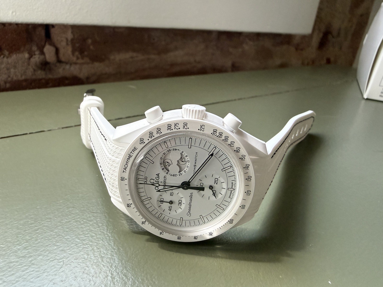 Swatch Bioceramic MoonSwatch Mission TO THE MOON PHASE
