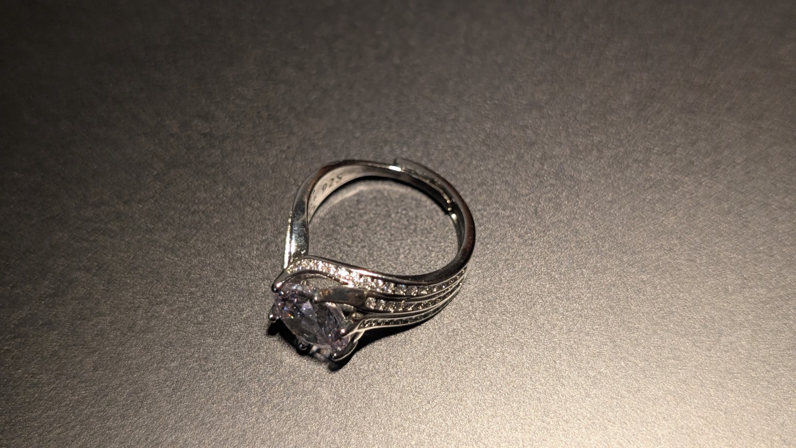 Exquisite Zirconia Engagement Ring Romantic Gift Adjustable 3CT