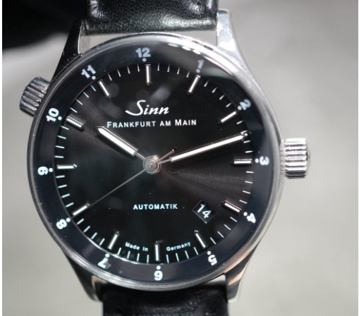 Sinn 6068 Black Dial 38.5mm Automatic Stainless Steel Watch 100M Date Men’s