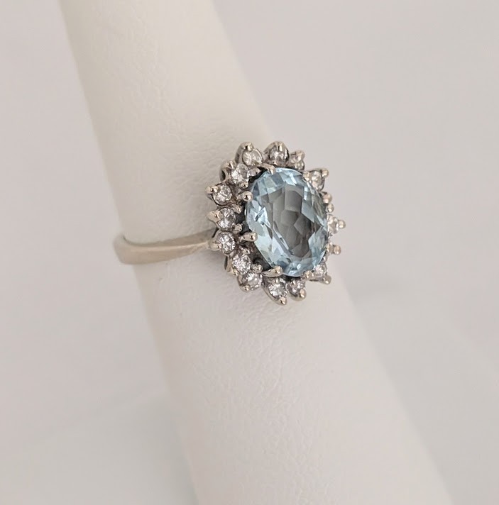 Aquamarine & Diamond Ring 14K Gold 4.1 Grams Retail Price $2199 Make An Offer!