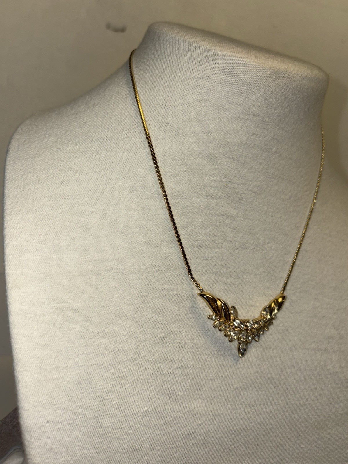 Vintage Crown Trifari Alfred Phillippe Gold Toned Rhinestone Coronet Necklace