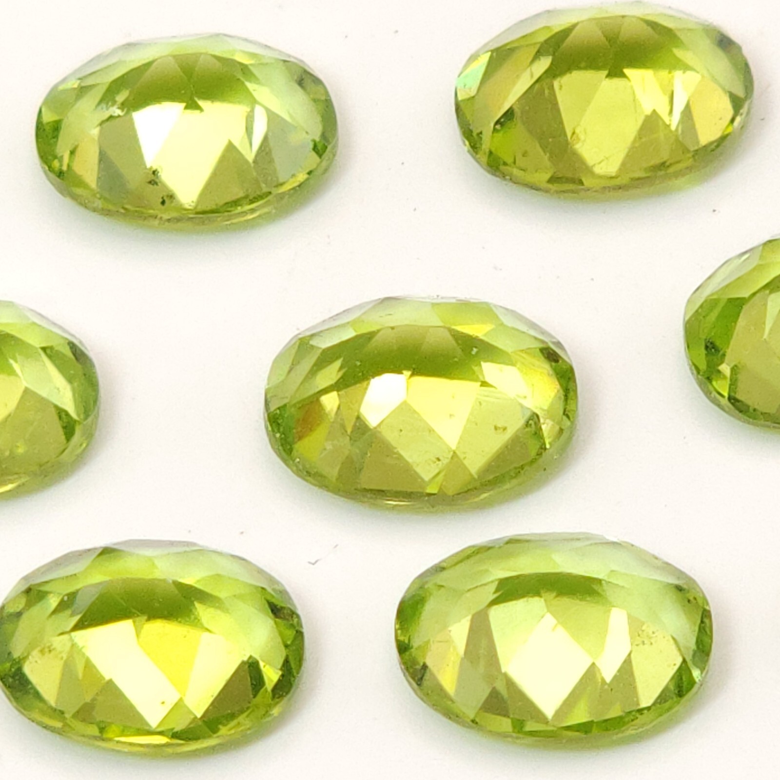 Set Of 13 2CT Natural light green Peridot Stones 9x7mm Oval Shaped 26CTW
